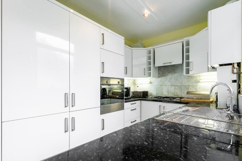 Apartamento Stunning Three Bed In West Hampstead Londres Exterior foto